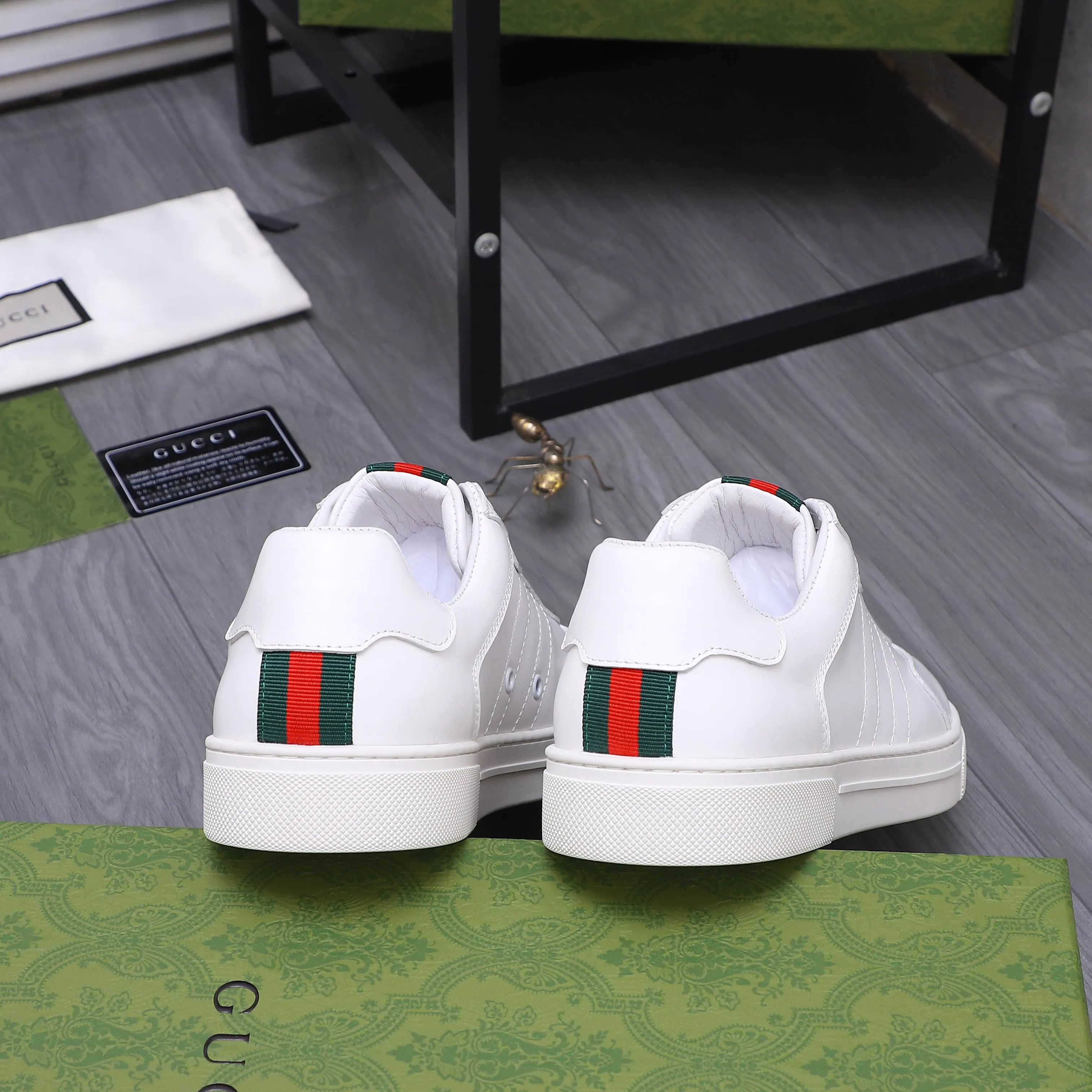 Men's shoes 💰p400 Product trademark: GUCCI "Gucci" casual lace-up men's shoes Regular size: 38-45 (45 is custom-made and non-returnable) Product materials: Selected high-quality cowhide upper, pigskin lining, original rubber outsole